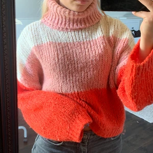 MYSIGASTE TRÖJAN - Mysigaste och finaste tröjan. Perfekt nu till hösten / vintern!!