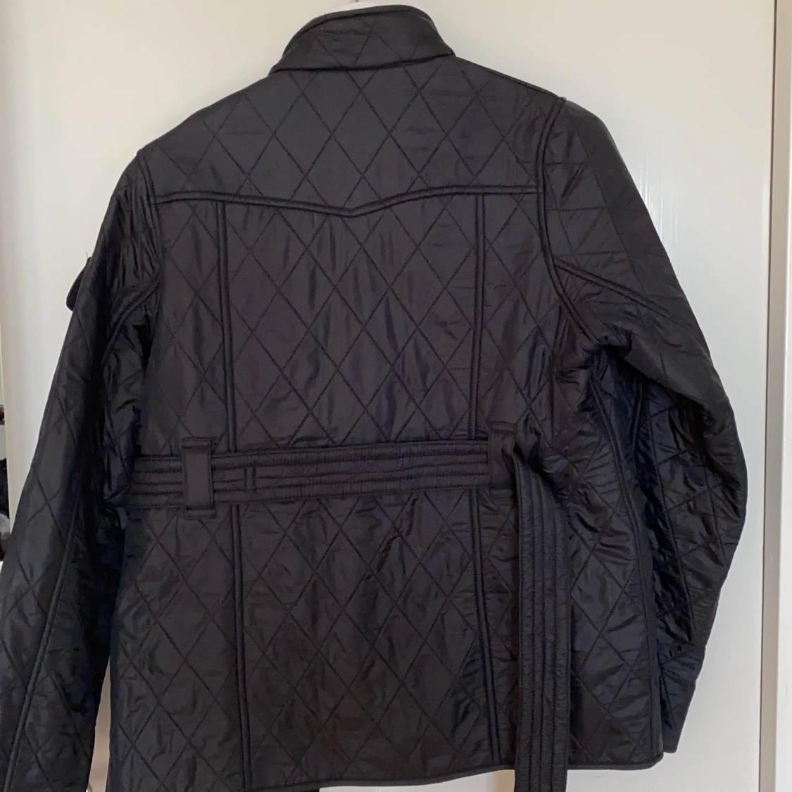 Klassisk och stilren barbour jacka  - 90