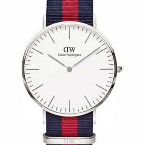 Daniel Wellington klocka  - 10/10 skick knappt använd. Orginalpris 1500.