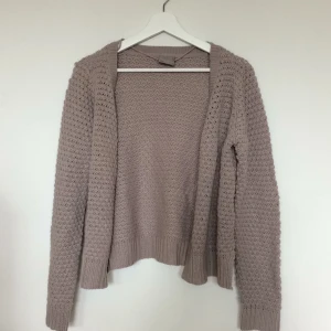  - Kofta från Vero Moda, knappt använd.