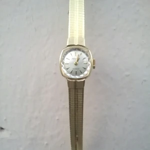  - Vintage dekorativt armbandsur (ur funktion, i behov av renovering). Superchic som armband!
