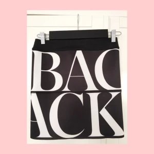  - Tight fodralkjol från BACK. Aldrig använd pga för liten storlek. 