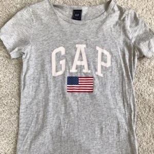  - T-shirt från GAP.  Frakt +25kr. Möts i STHLM.