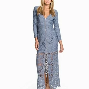 Rebecca stella spets klänning  - Söker denna klänning i stl. S eller M 