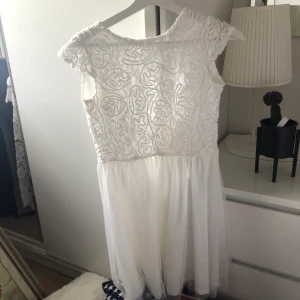 Klänning bubbleroom - Strl 34. Använd 1 gång