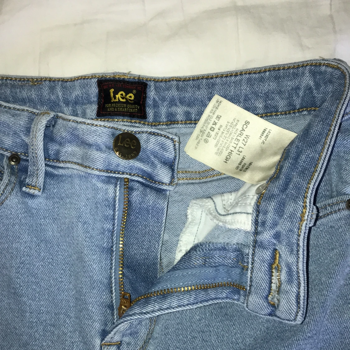 Helt nya blåa jeans ”Scarlett high” - 90