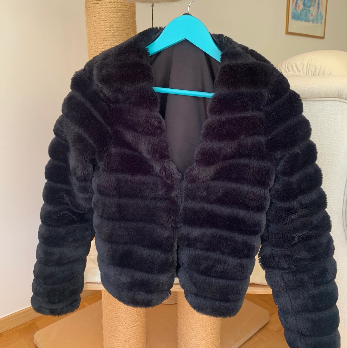 Fluffig jacka/kofta ifrån ginatricot  - 91