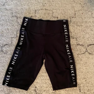 Cykelbyxor  - Säljer dessa cykelbyxor från nike i storlek s, frakt 44💓💓