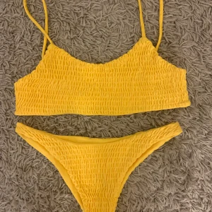 Bikini - Säljer denna populära bikini från Zaful 💛 står L men passar bättre på en S , 70kr + frakt
