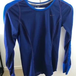 Träningströja Nike - Finaste träningströjan som tyvärr är för liten :(