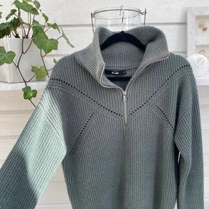 Tröja ifrån bikbok 💜💚💕 - Super fin tröja ifrån bikbok, använd ett fåtal gånger💚