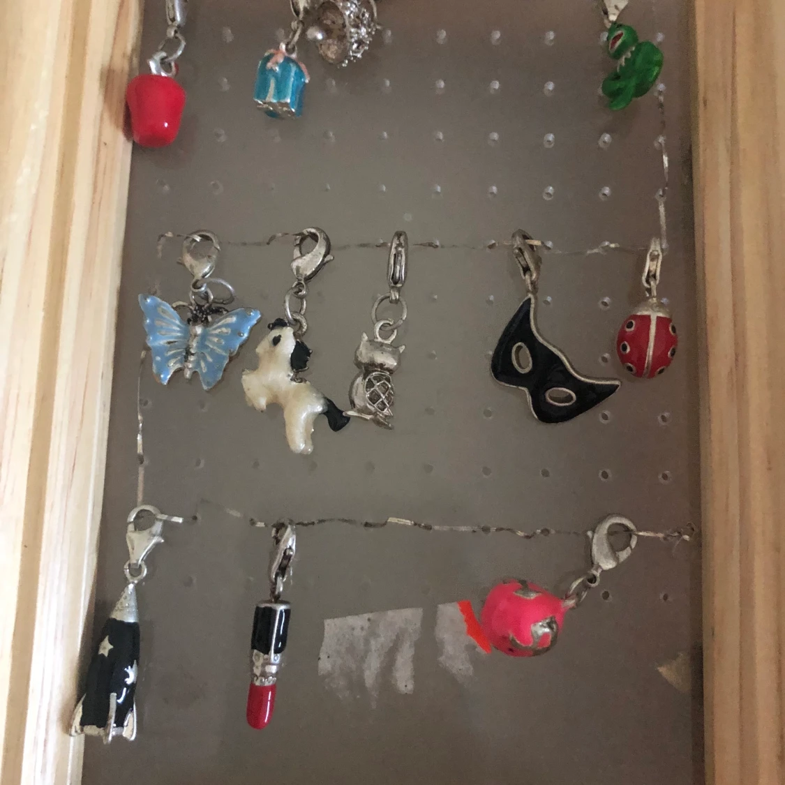 Smycken. Berlocker till arm- halsband - 90