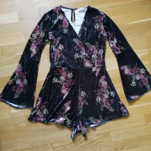 Velvet jumpsuit  - Super söt velvet byxdress