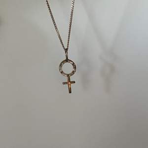 Silvrigt (äkta) halsband från Therése Lindgrens kollektion med Glitter! frakt ingår i priset💗 kram