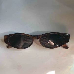  - Solglasögon från weekday Bra begagnat skick Frakt tillkommer 22kr 