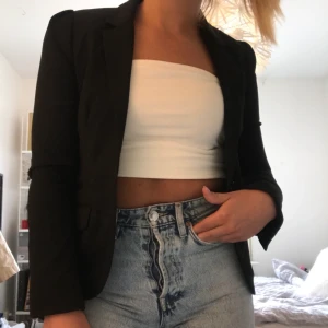 Svart kavaj från STOCKH LM - Svart kavaj från STOCKH LM i storlek 34