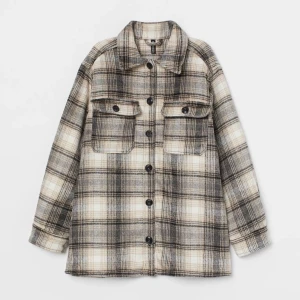 Rutig skjortjacka från HM - Jättefin rutig och slutsåld skjortjack från H&M. I storlek xs men modellen är oversized. Frakt ingår 📦 