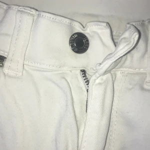 Dr denim  - Ett par slitna dr denim byxor i strl Xs. Frakt tillkommer!!! 