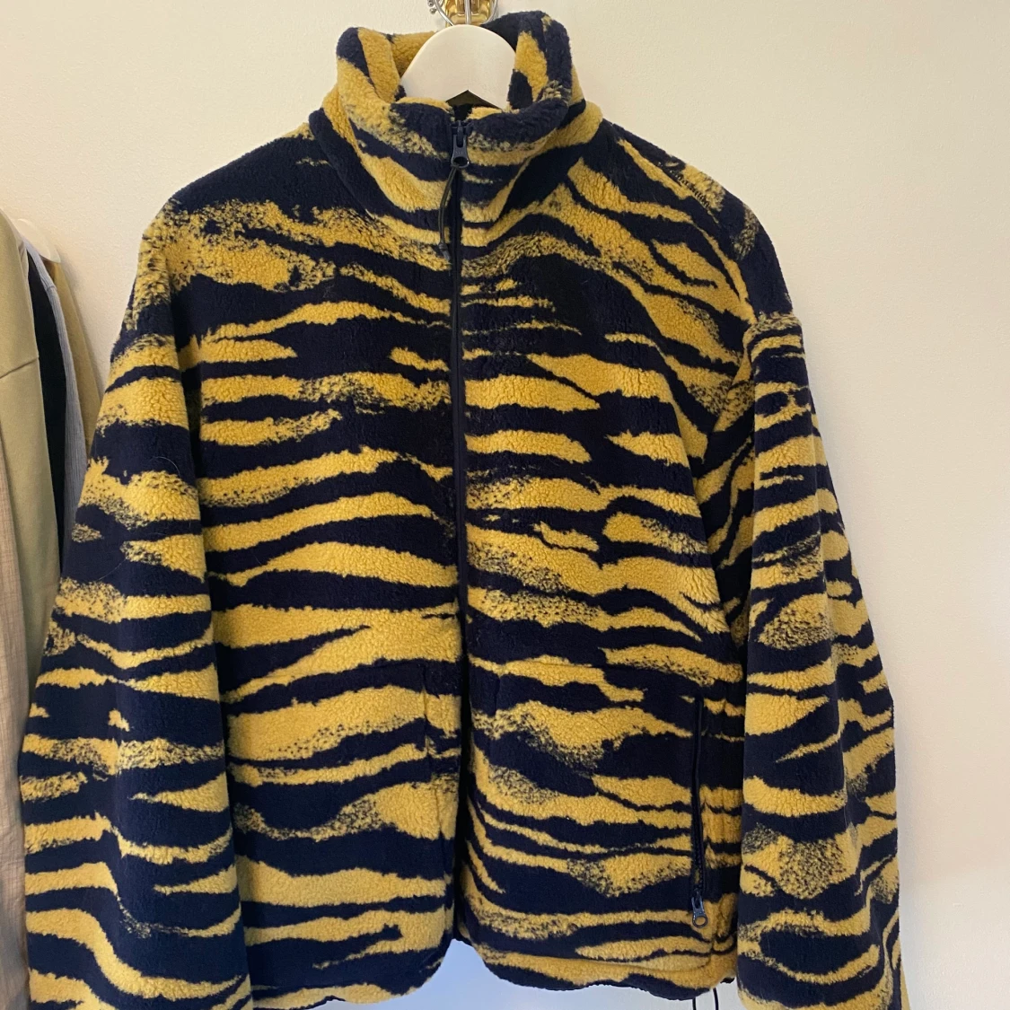 Tigerjacka från &other stories