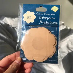 En gångs Nipple covers 5 par = 10 st vid 5 tillfällen. Funkar mycket bättre än silicon covers då de lossnar under sommaren när man svettas. Frakt 12kr