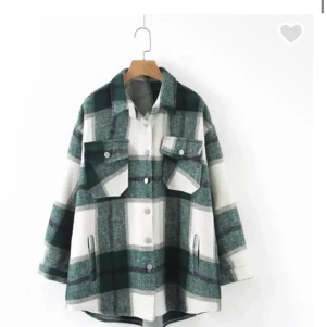 Picknick jacka från Zara storlek Xs men passar upp till M  - Super fin och poppis jacka från zara. Köpt förra året och har ej kommit till användning särkilt många gånger, dvs mycket bra skick. Frakt tillkommer 