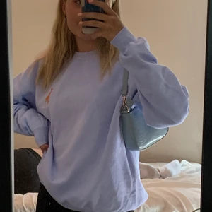 Shoulderbag  - Endast den blåa finns kvar! Oanvänd✨ perfekt storlek och passform! Startbud 75kr💞