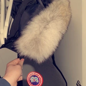 Canada goose wyndham strl M - Inte använd alls mycket QR kod finns tyvärr inget kvitto därför låga priset och för vill få sålt på den, kan fraktas om ni står för frakt,,, pris kan eventuellt diskuteras