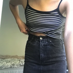 Svart jeanskjol - Svart jeanskjol från Pull and bear❣️