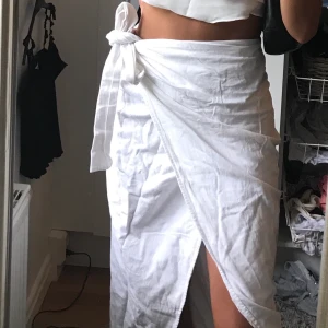 Linne kjol - Superfin linnekjol med knytning i sidan 