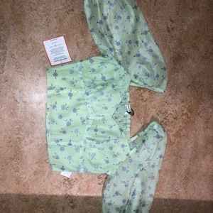 Tröja från Glamour  - Aldrig använd tröja med prislapp kvar 🥰 många som är intresserade så går till högsta bud 