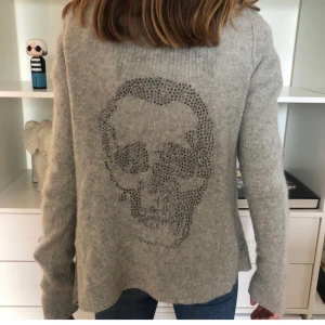 Sjukt cool zadig kofta  - Jätte fin kofta, passar xs-s