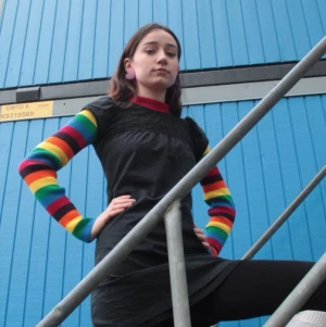 Rainbow Sweater  - Regnbåge färgad stickad sweater från Daisy Street nästintill oanvänd 10kr frakt! 