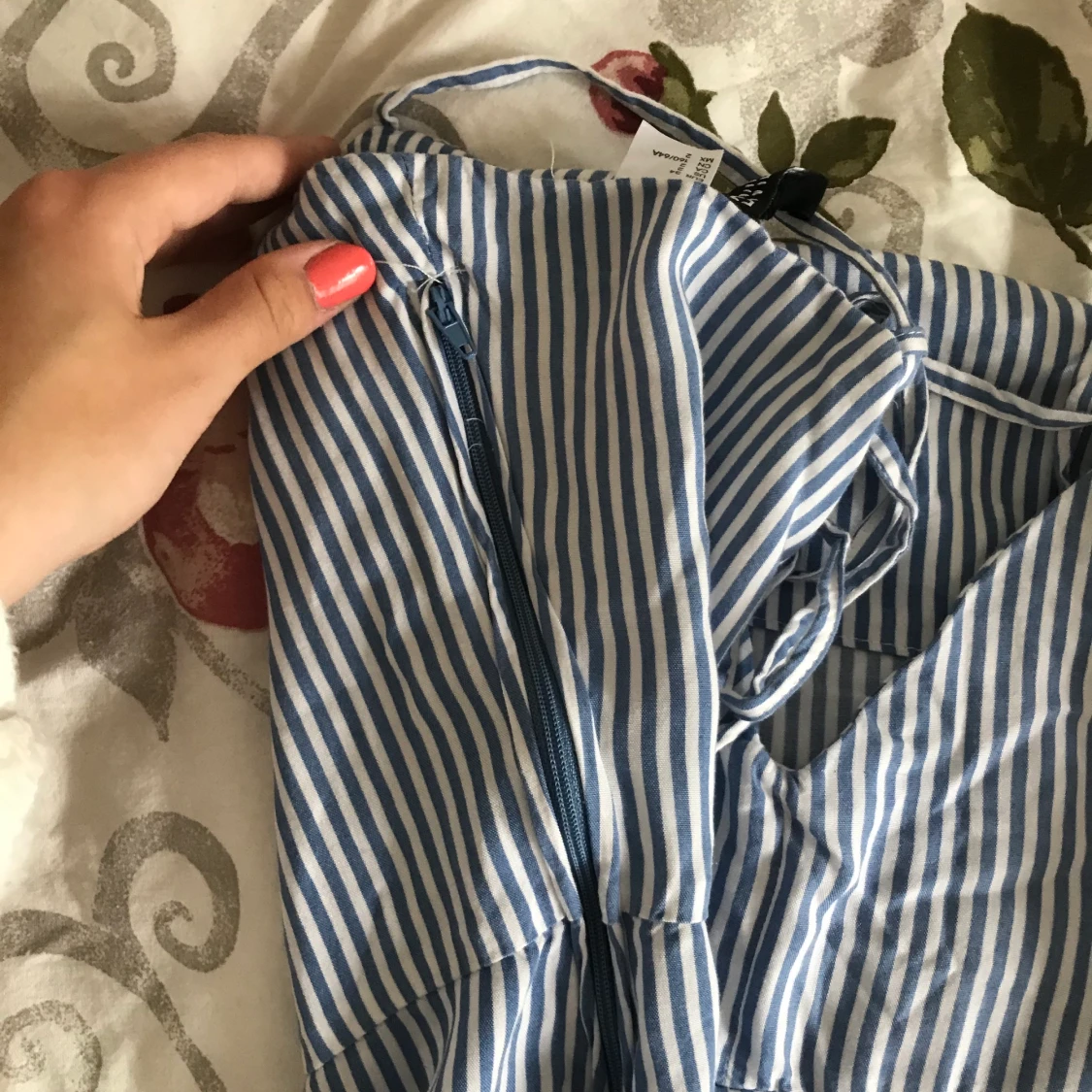 Fin randig byxdress från hm  - 90