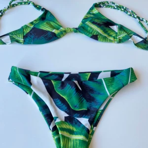 Bikini - Den här bikinin från Zaful sitter så så fint! Använd några gånger men för lite, så därför ny ägare!💚💚 Tvättas såklart innan den skickas