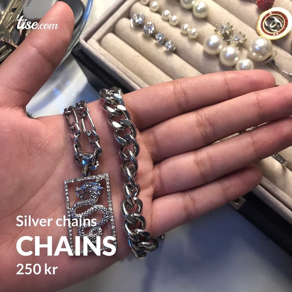 Moderna silver chains. Antal 2 st. Accessoarer.