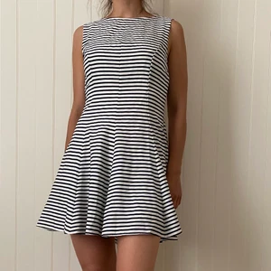 Zara’s dress  - Dark blue/white dress from Zara. 