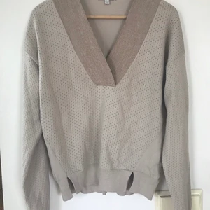 Dagmar tröja strl S - Fint skick, använd fåtal ggr. Hämtas i Hammarby Sjöstad eller postas mot fraktkostnad 66:- postnord. 