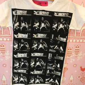 Bob Marley Tee  - Helt nya Bob Marley Tee i storlek s-xs, 61cm lång, 36cm bred. Har 2st. Smidigast är att hämta på plats, men kan skickas.