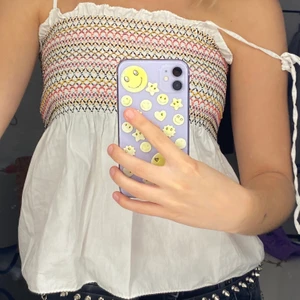 söt topp - Jättefin och söt topp. Skriv till mig ifall du är intresserad❤️ köparen står för frakt! Det är storlek 34 men den är rökar så passar även 36 och 38!