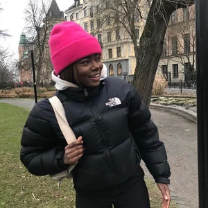 Northface jacka - Fräsch och stil ren north face jacka, köpt förra vintern. Startar budet på 500kr nypris 2800kr avslutar budet på söndag obs: buda gärna i kommentarsfältet och man kan minst buda med 20kr! BUDET: ligger på 2200kr