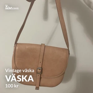 Vintage väska - Bra skick! Pris kan diskuteras 🦋