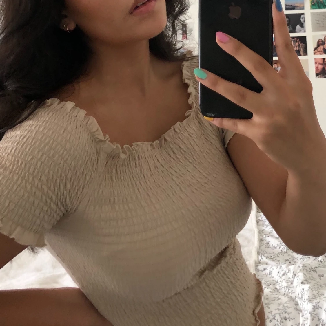 beige off shoulder-topp