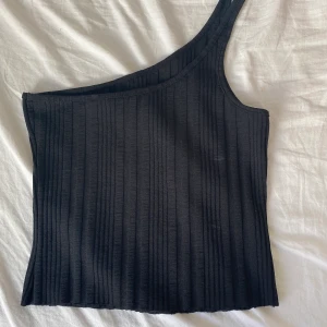 Festtopp - Säljer denna festtopp, inte använd!😍