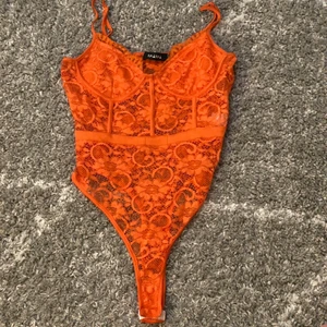 Spetsbody - Orange Spetsbody