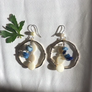 Recycled earrings  - Örhängen gjorda av återanvända gamla smycken, miljövänligt och gör smyckena unika och finns enbart en av sitt slag 🤍