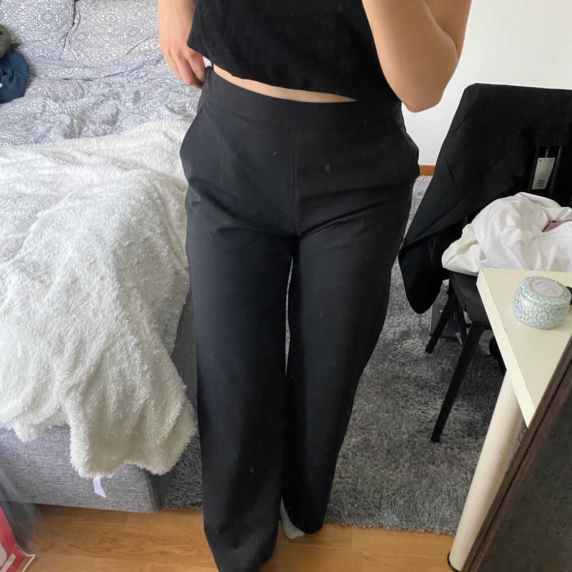 Svarta utsvängda kostymbyxor storlek 36