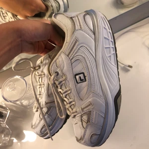 Retro 90’s sneakers - Storlek 38, frakt tillkommer!❤️ fint skick och supersköna