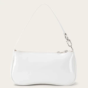 Vit väska - Köpt från Shein, Har 2 stycken då jag råkade beställa 3!! 80kr styck! Köparen står för frakt på 40kr💖