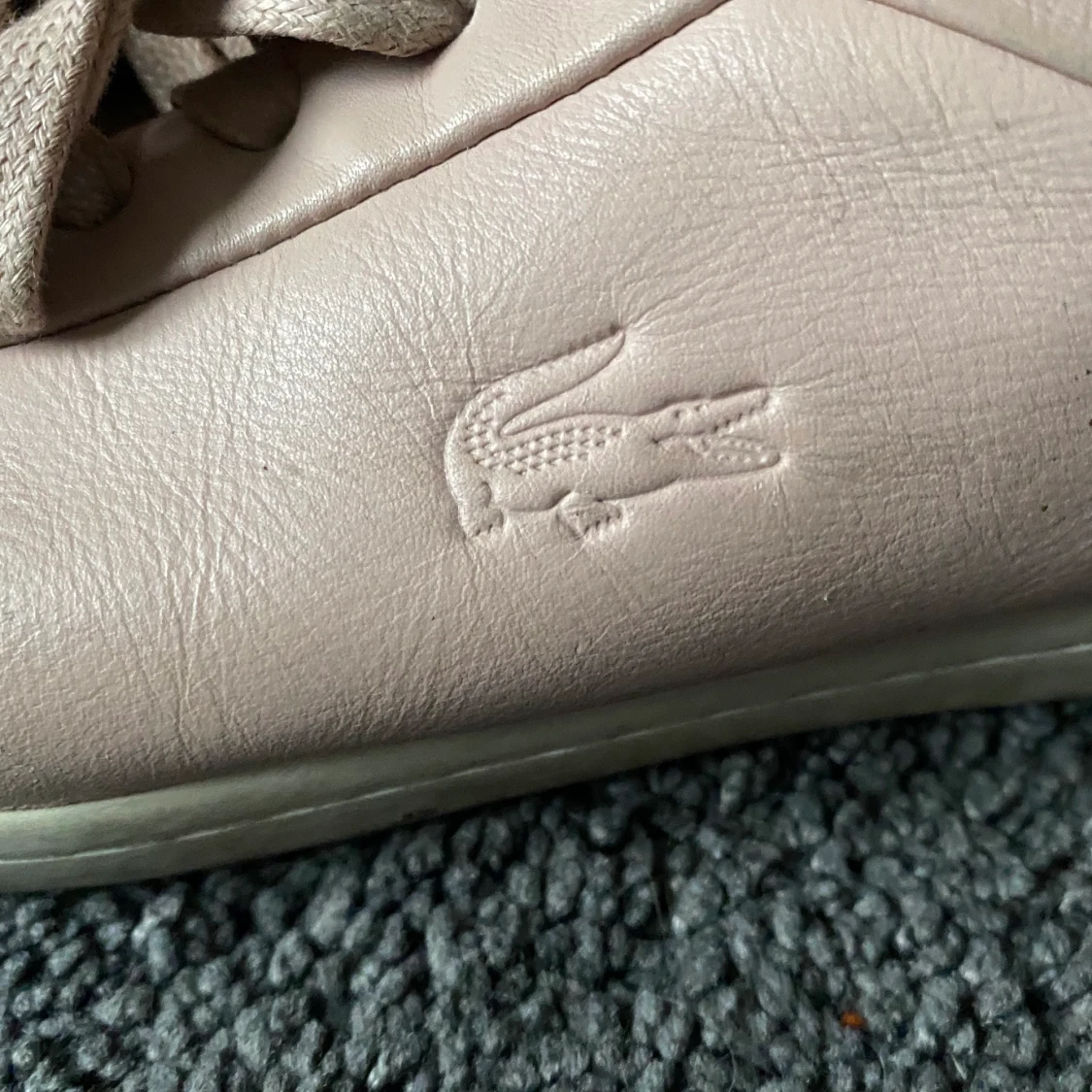 Skor från lacoste  - 90