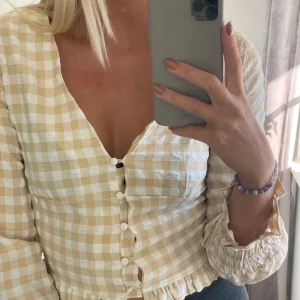 Blus - Söt oanvänd blus från missguided! Köpare står för frakt🥰